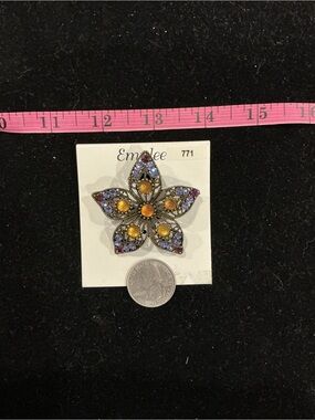 Vintage 1980’s Rhinestone Flower Brooch :Antiqued gold tone